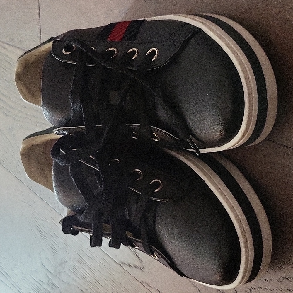 Authentic gucci shoe's